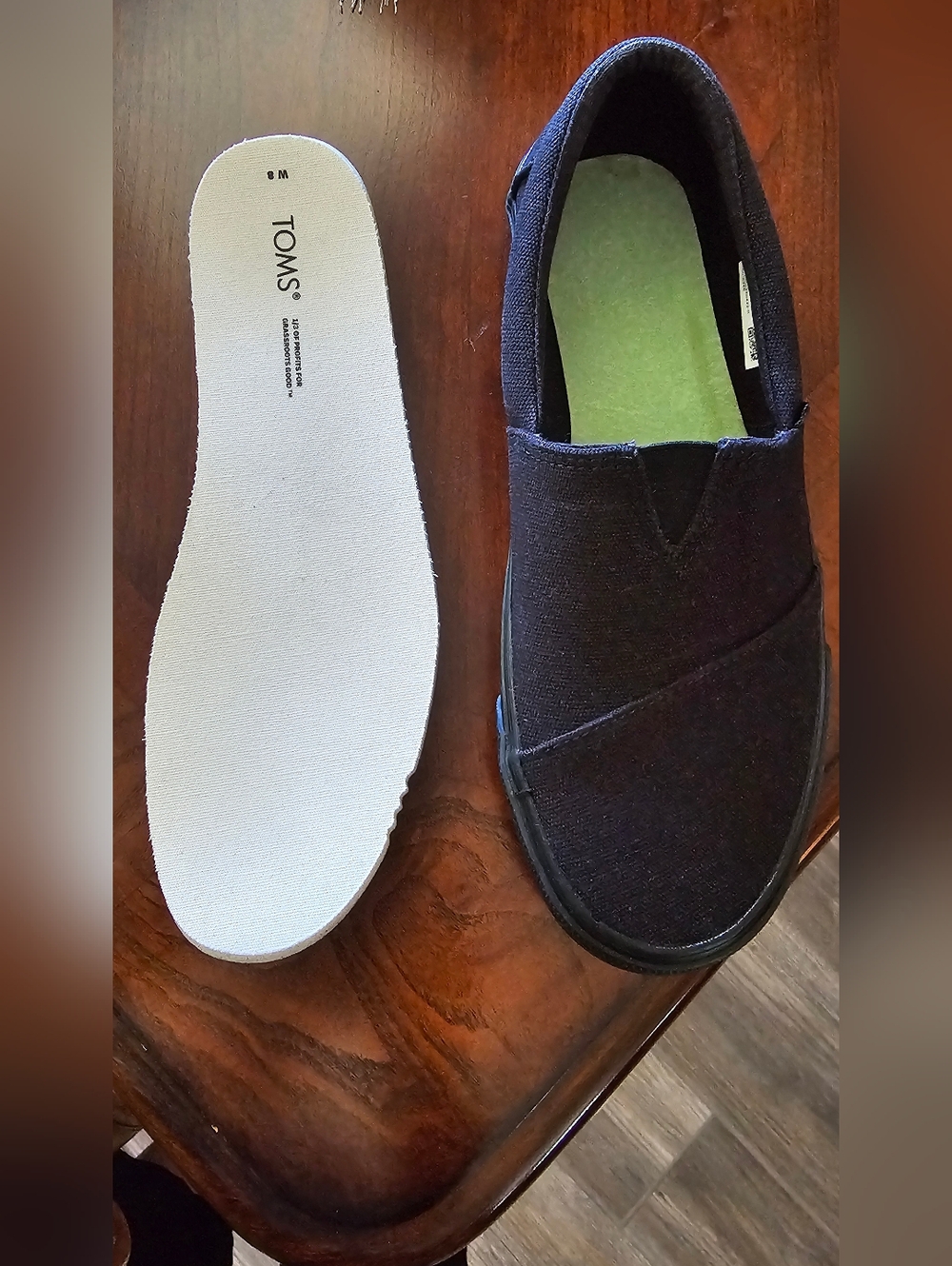 TOMS Classic Slip-ons in Black Canvas Womens Size 8 EUC - Picture 10 of 16
